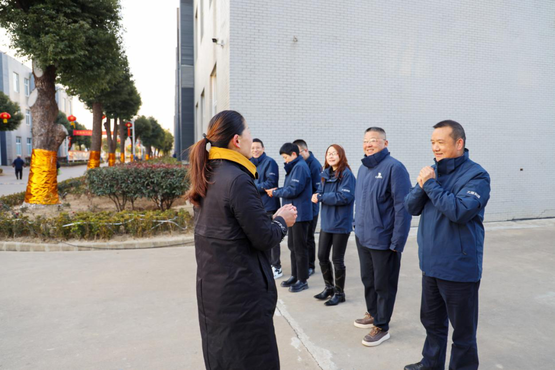 董事長攜高管團(tuán)隊(duì)迎接員工開工大吉，共啟新程